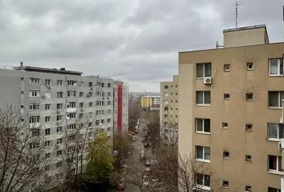 Garsoniera luminoasa | Geam la baie | Metrou Nicolae Grigorescu - 1