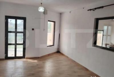 Casă cu 3 camere cu Piscina în Central - 11