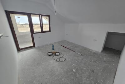 Duplex cu 4 camere cu Canalizare în Moșnița Nouă - 15