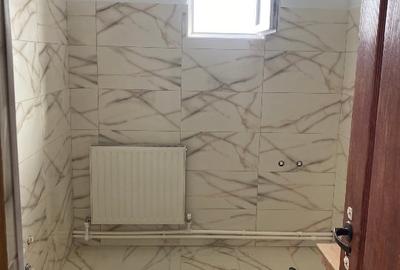 Casă individuală cu 3 camere cu Canalizare în Lumina - 2