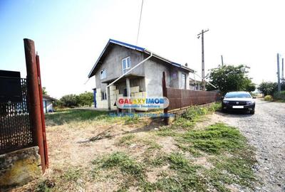 Casă cu 6 camere cu Teren 500 Mp în Budești - 1