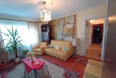 Apartament cu 3 camere decomandat în Câmpulung Muscel - 4