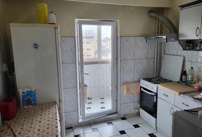 Proprietar inchiriez apartament 3 camere in Podgoria - 1