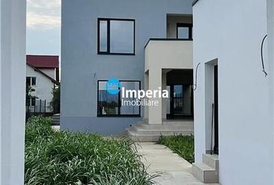 Persoana fizica de vanzare doua VILE DE LUX cu vedere la lac CORBEANCA - 2