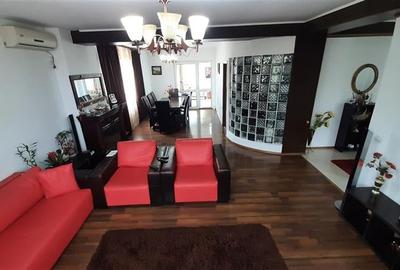 Casa D+P+M  de vanzare cu vedere la lac - 8