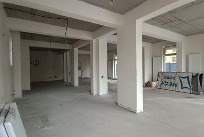 Spatiu Comercial Stradal langa strada Uverturi - 4