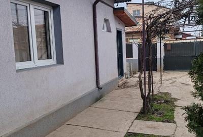 Casă cu 4 camere cu Canalizare în Sud - 2