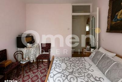 Apartament cu 4 camere decomandat, mobilat în Orașul Vechi
