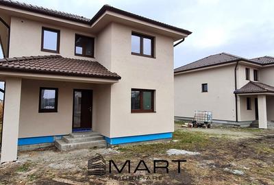 Casă individuală cu 4 camere cu Canalizare în Șura Mică