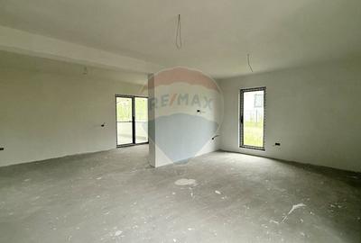 Casă individuală cu 6 camere cu Teren 892 Mp în Est - 7