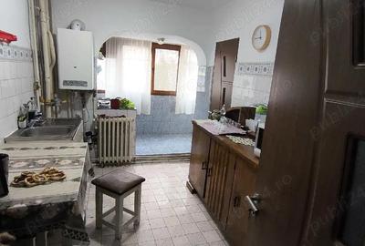 Apartament cu 3 camere decomandat în Tineretului - 2