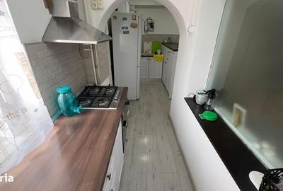 Apartament cu 4 camere decomandat în Petros - 10