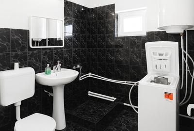Casă cu 6 camere cu Teren 450 Mp în Tulnici - 3