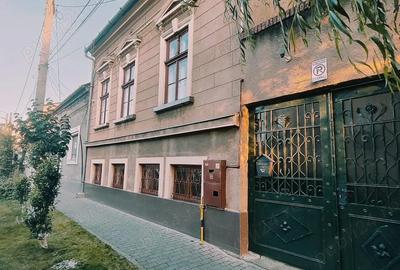 Casă cu 5 camere cu Teren 293 Mp în Central - 2