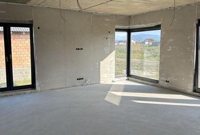 Casă cu 4 camere în Șura Mică - 10
