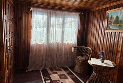 Casa gospodarului, bine întreținută, cu teren generos – Comarnic - 9