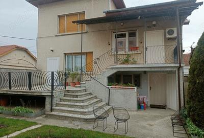 Casă cu 6 camere cu Teren 471 Mp în Lugoj - 1