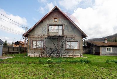 Casă cu 3 camere cu Teren 1000 Mp în Primăverii - 1