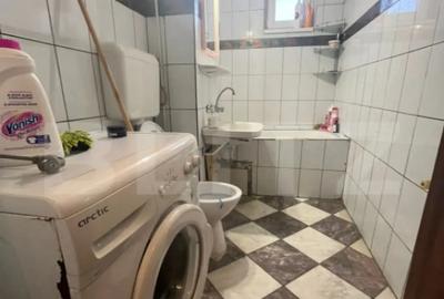 Apartament cu 3 camere decomandat în Micro 6 - 5