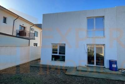 Casa situata in zona Mamaia Sat - 4