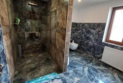 Casă cu 4 camere în Central - 2