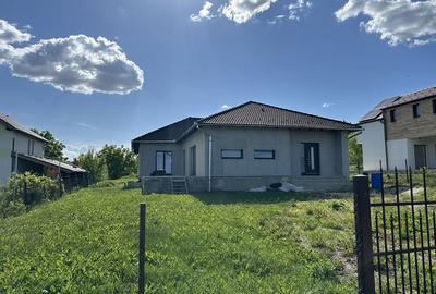 Casă cu 4 camere în Crinț - 12