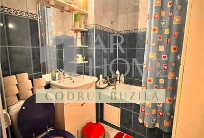 Apartament cu 3 camere semidecomandat în Nord