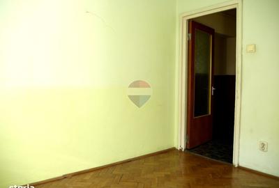 Apartament cu 4 camere în Cetate