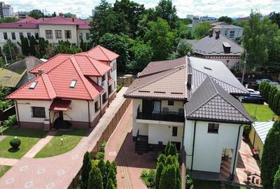 Casă cu 7 camere cu Teren 360 Mp în Central - 20