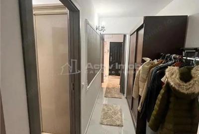 Apartament cu 3 camere decomandat în Central - 13