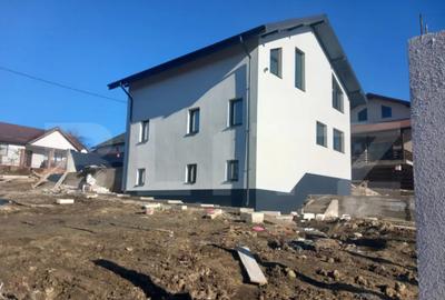 Casă cu 5 camere cu Teren 500 Mp în Valea Adâncă