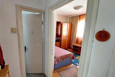 Apartament cu 3 camere decomandat în Piața - 9