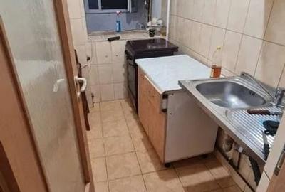 Etaj 2 Garsoniera 24mp zona Frumoasa Bulevard Poitiers - 3