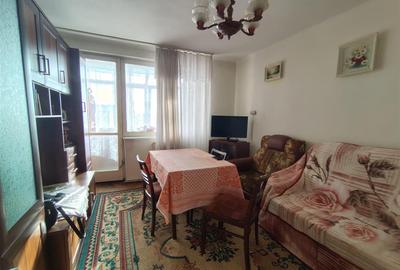 Apartament cu 2 camere decomandat, mobilat în Central