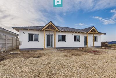 Duplex cu 4 camere cu Canalizare în Nojorid - 1