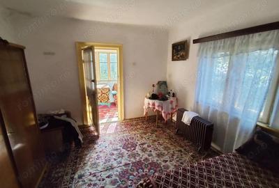 Casă cu 5 camere cu Canalizare în Nuci - 12