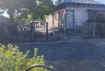 Casă cu 2 camere cu Teren 5000 Mp în Zlata - 1
