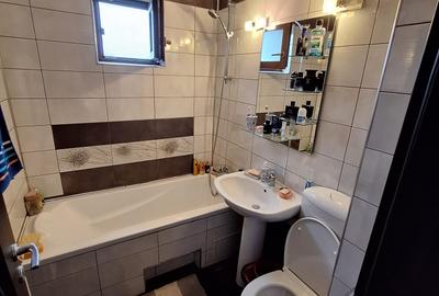 Apartament cu 4 camere semidecomandat, mobilat în Circumvalațiunii - 16