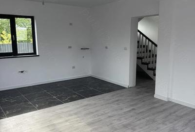 Casă cu 3 camere cu Teren 400 Mp în Șerbănești - 7