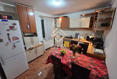 Apartament cu 3 camere decomandat în Centura - 1