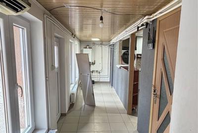 Casă cu 4 camere în Central - 2