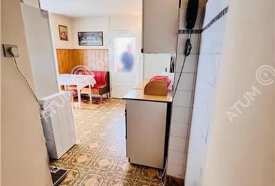 Casa de 3 camere cu pivnita si teren situata in zona Lupeni Sibiu - 11