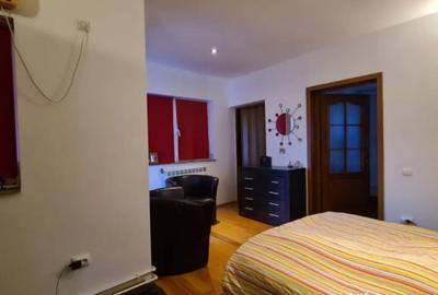 Casă cu 7 camere cu Teren 300 Mp în Mihai Bravu - 18