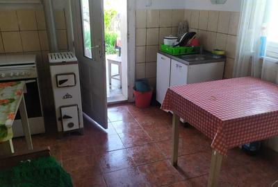 Casă cu 3 camere decomandat în Unirea - 3