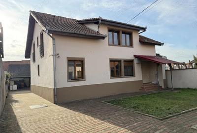 Casă cu 3 camere cu Canalizare în Central - 5