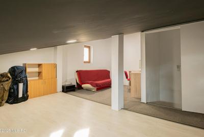 Casă cu 3 camere cu Teren 31 Mp în Central