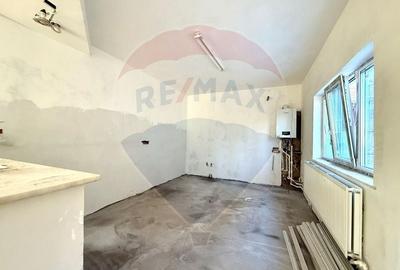 Casa tip pensiune de vanzare in Eforie Nord teren 300 mp - 11