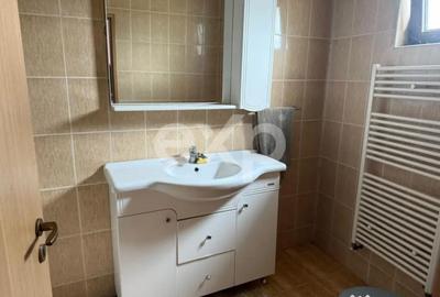 Casă cu 10 camere cu Teren 100 Mp în Izvoare - 2