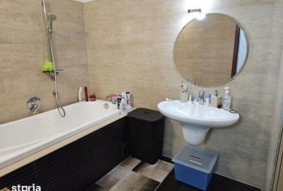 Apartament cu 3 camere în Central - 1