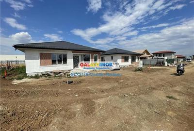 Casă cu 4 camere cu Teren 400 Mp în Dragomirești-Deal